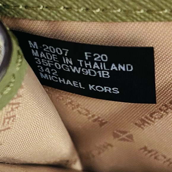 Michael Kors Kala Small Key Ring Card Case - Picture 9 of 11